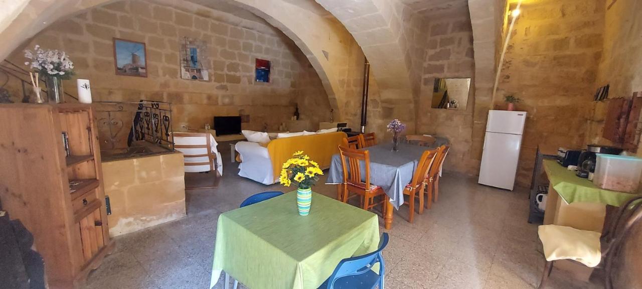Haven Farmhouse B&B Għarb Esterno foto