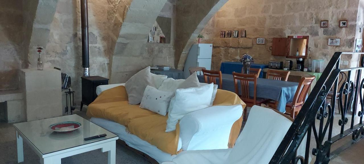 Haven Farmhouse B&B Għarb Esterno foto